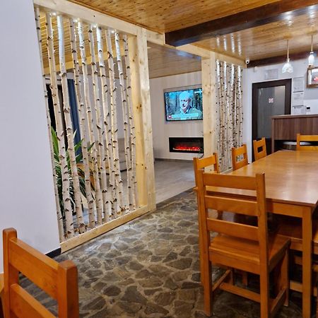 Hanul Doftana Trăisteni Buitenkant foto