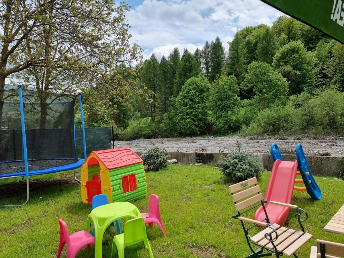 Hanul Doftana Trăisteni Buitenkant foto
