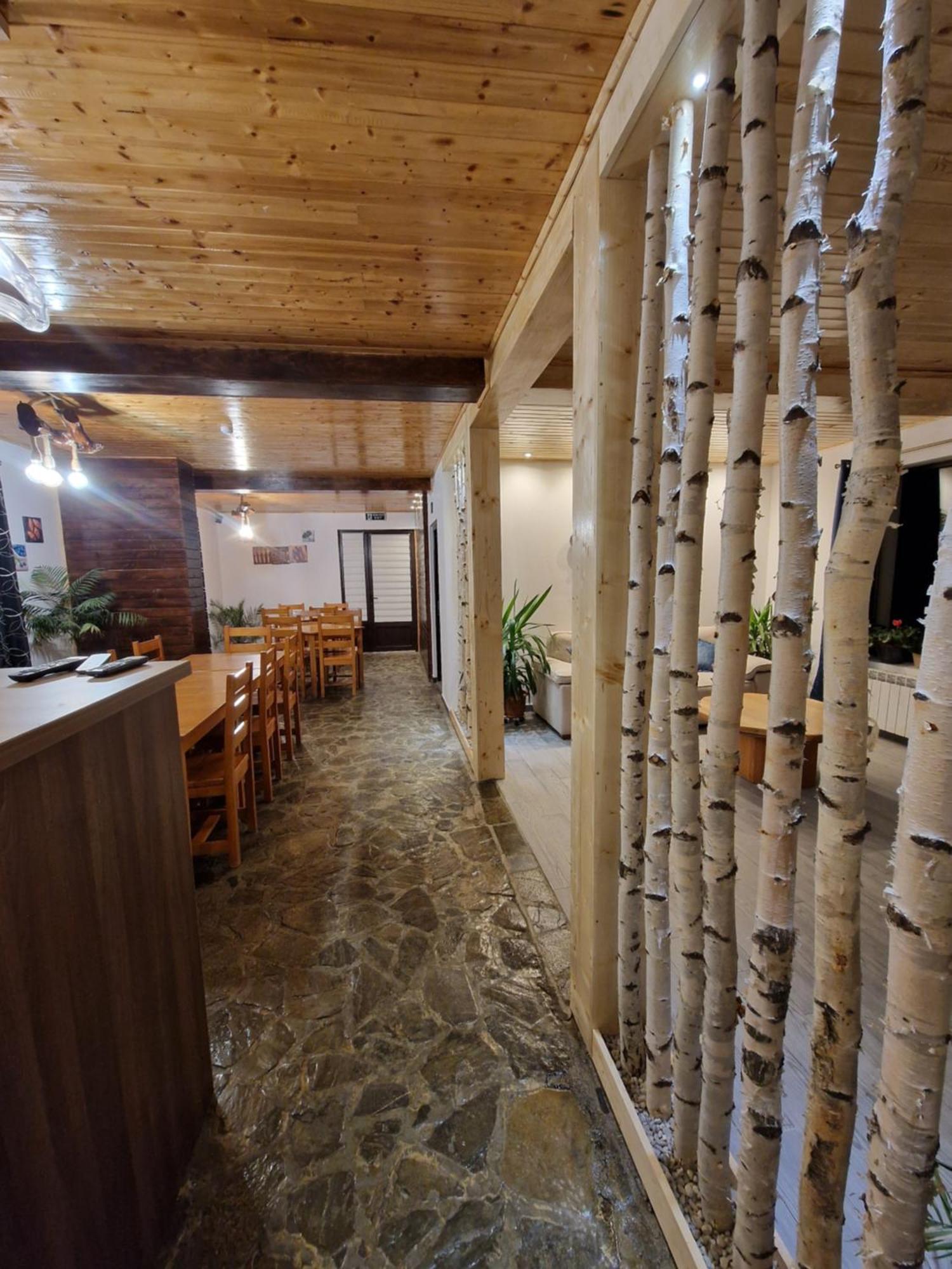 Hanul Doftana Trăisteni Buitenkant foto